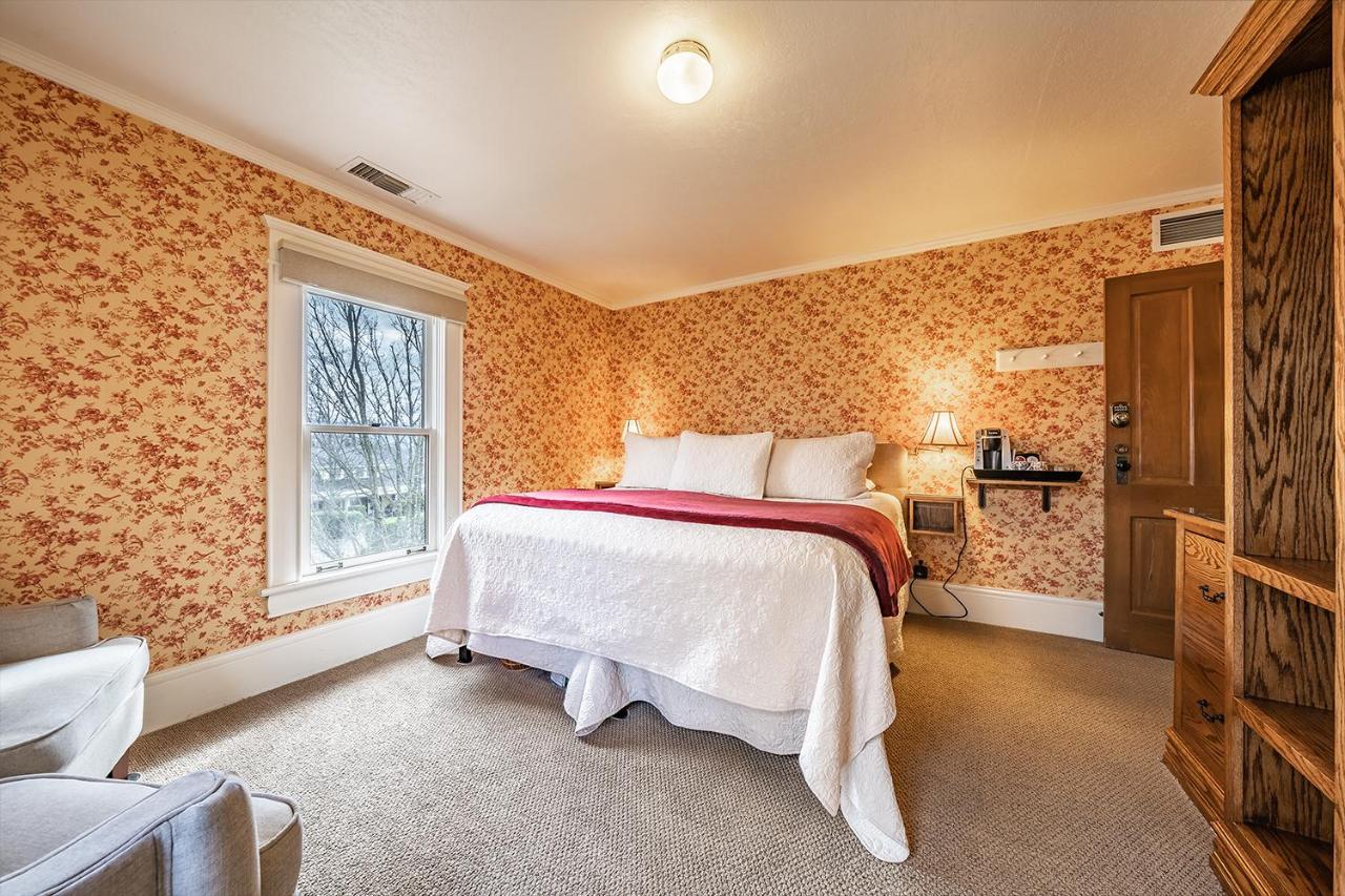 Abigail'S Bed And Breakfast Inn แอชแลนด์ ภายนอก รูปภาพ